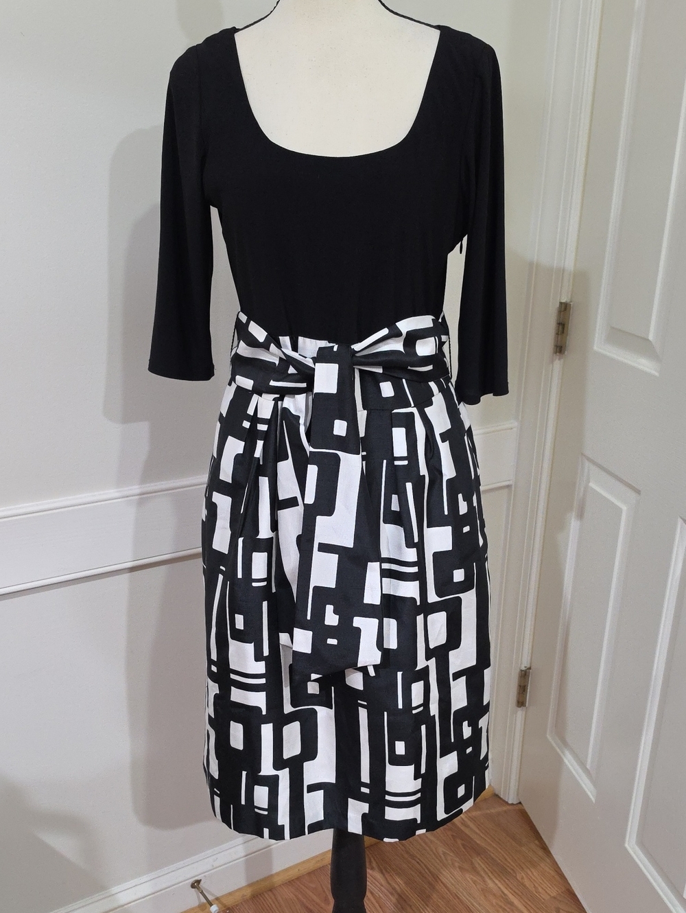 Jessica Howard 2-in-1 Geometric Midi Dress with Pockets & Tie Waist – Size 12